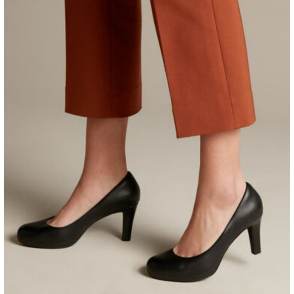 Clarks Shoes - Clarks Adriel Viola Black Pumps Women's size 7.5, 9.5W, 10M